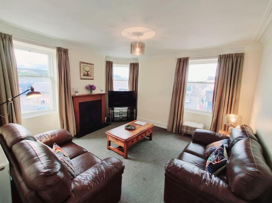 Highland Historical Home In Inverness City Centre エクステリア 写真