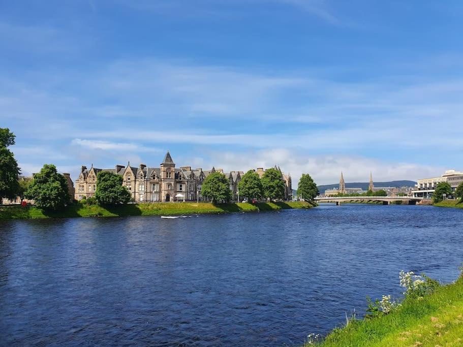 Highland Historical Home In Inverness City Centre エクステリア 写真